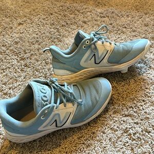 New Balance baseball cleat